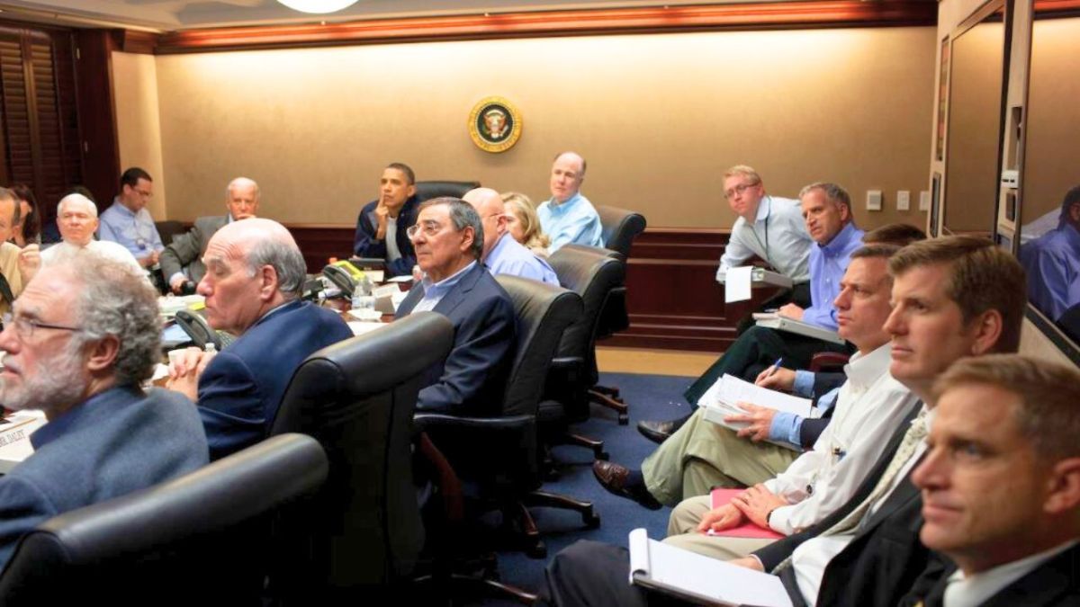 اجتماع "ميكي ماوس" وغرفة عمليات أشبه بـ"الحرب".. 900 صورة توثق لحظات ما قبل إعلان البيت الأبيض عن مقتل أسامة بن لادن