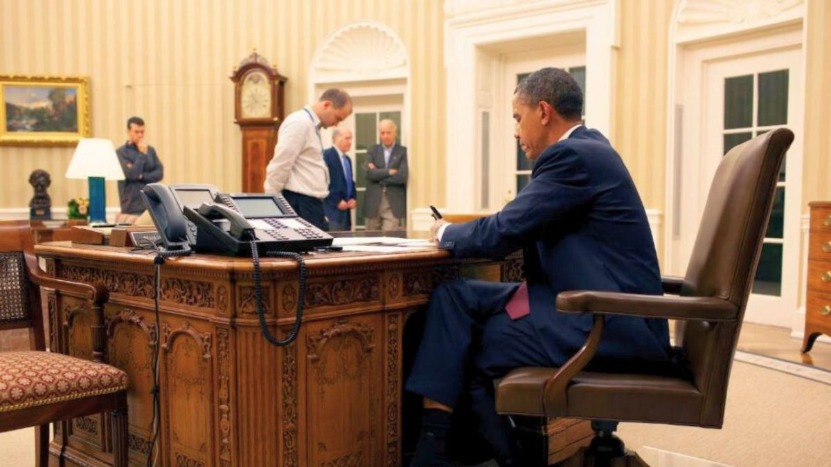 اجتماع "ميكي ماوس" وغرفة عمليات أشبه بـ"الحرب".. 900 صورة توثق لحظات ما قبل إعلان البيت الأبيض عن مقتل أسامة بن لادن