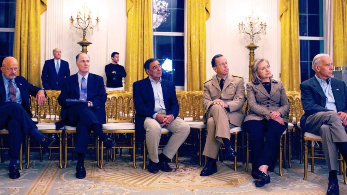 اجتماع "ميكي ماوس" وغرفة عمليات أشبه بـ"الحرب".. 900 صورة توثق لحظات ما قبل إعلان البيت الأبيض عن مقتل أسامة بن لادن