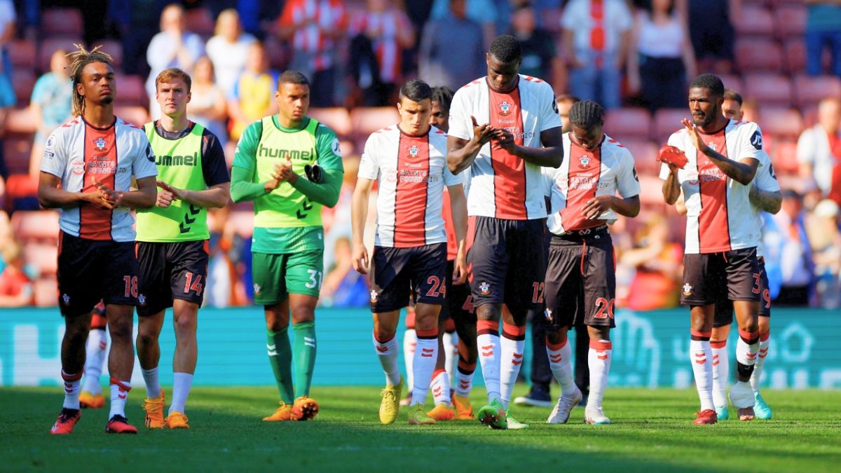 مانشستر يونايتد يقترب من دوري الأبطال وساوثهامبتون يودع دوري الأضواء