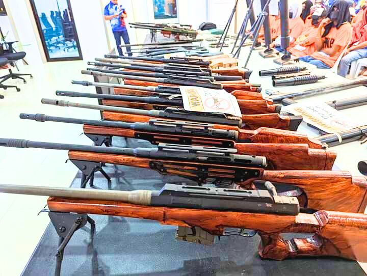 استسلام 50 عضوا من جماعة بانغسامورو الإرهابية للشرطة الفلبينية 1 استسلام 50 عضوا من جماعة بانغسامورو الإرهابية للشرطة الفلبينية