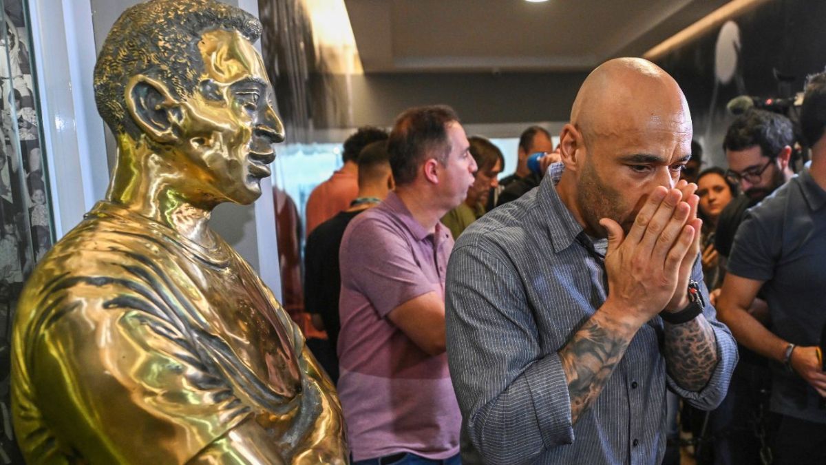 بأرضية من العشب الاصطناعي.. ضريح مهيب للجوهرة السوداء "بيليه" 1 بأرضية من العشب الاصطناعي.. ضريح مهيب للجوهرة السوداء "بيليه"