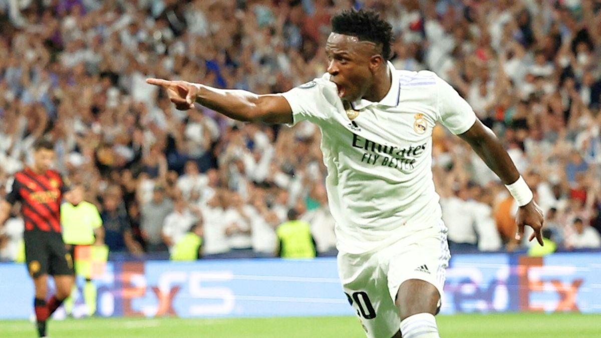 3 من برشلونةو2من باريس.. الذكاء الاصطناعي يحدد الفائز بالكرة الذهبية حتى 2032