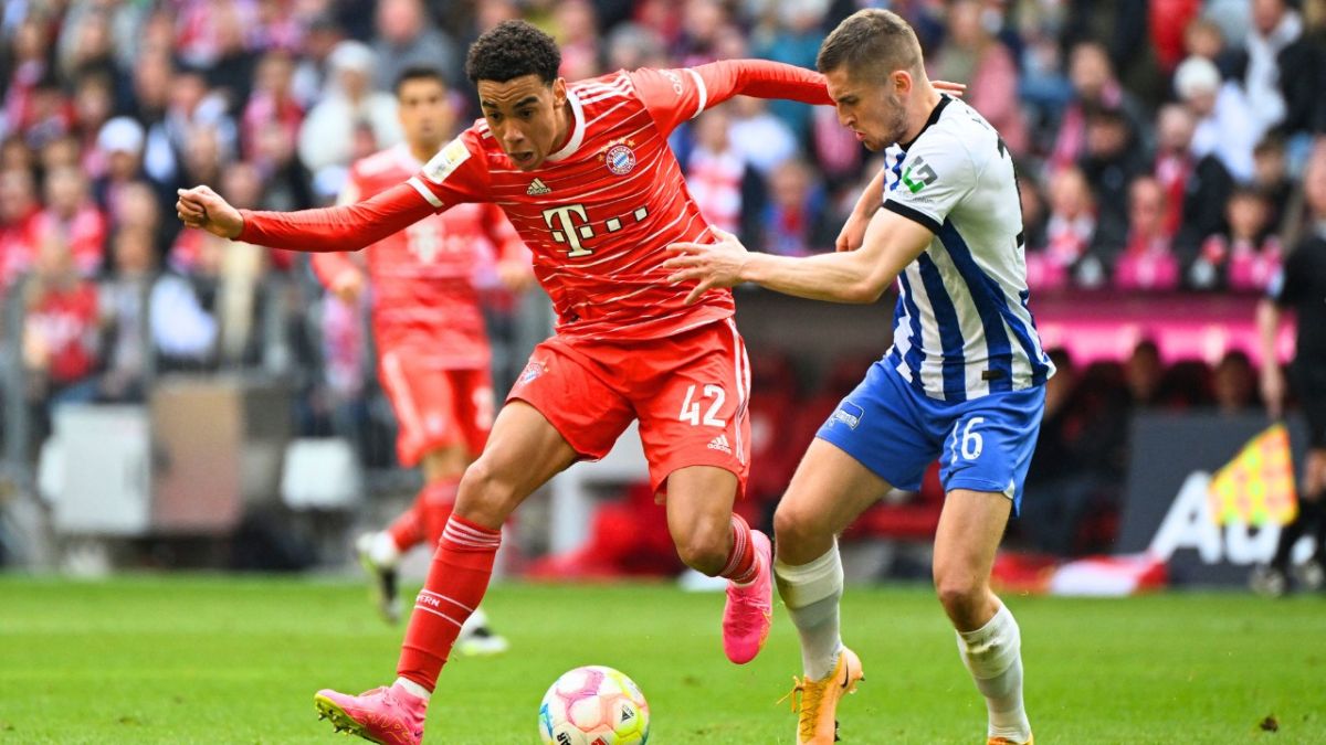 3 من برشلونةو2من باريس.. الذكاء الاصطناعي يحدد الفائز بالكرة الذهبية حتى 2032