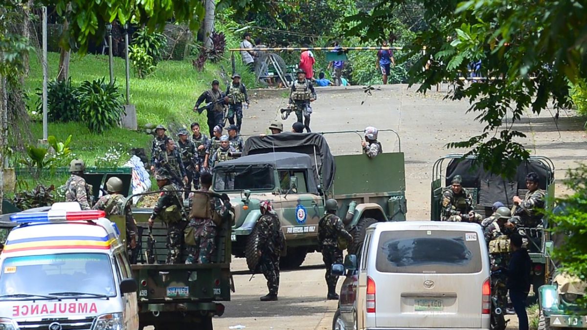 الفلبين: داعش يسعى لعرقلة السلام في "بانجسامورو" قبيل الانتخابات المحلية 5 الفلبين.. القبض على 4 من مقاتلي داعش بينهم قُصّر