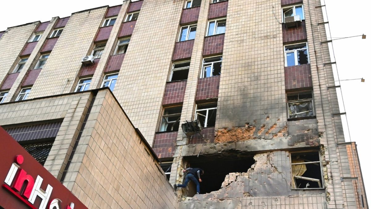 بالمسيرات الإيرانية.. قتلى وجرحى في "الهجوم الروسي الأكبر" على كييف 5 بالمسيرات الإيرانية.. قتلى وجرحى في "الهجوم الروسي الأكبر" على كييف