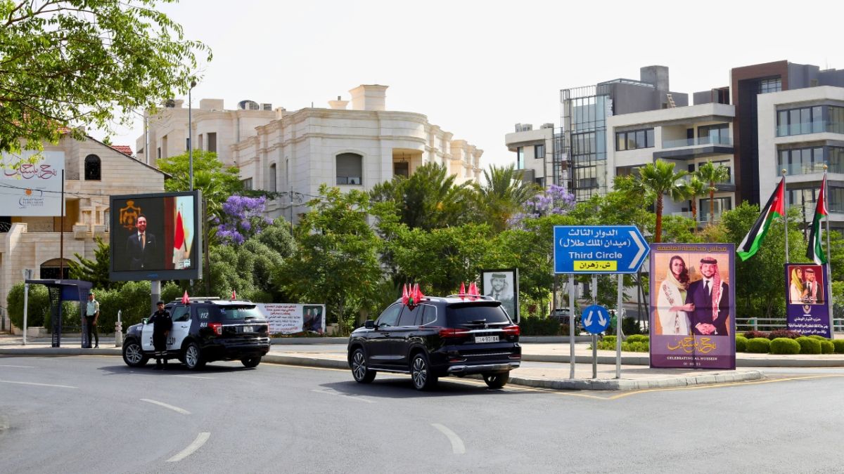 "الموكب الأحمر" و"القرا".. كل ما تريد معرفته عن الزفاف الملكي الأردني 6 الحسين بن عبدالله الثاني