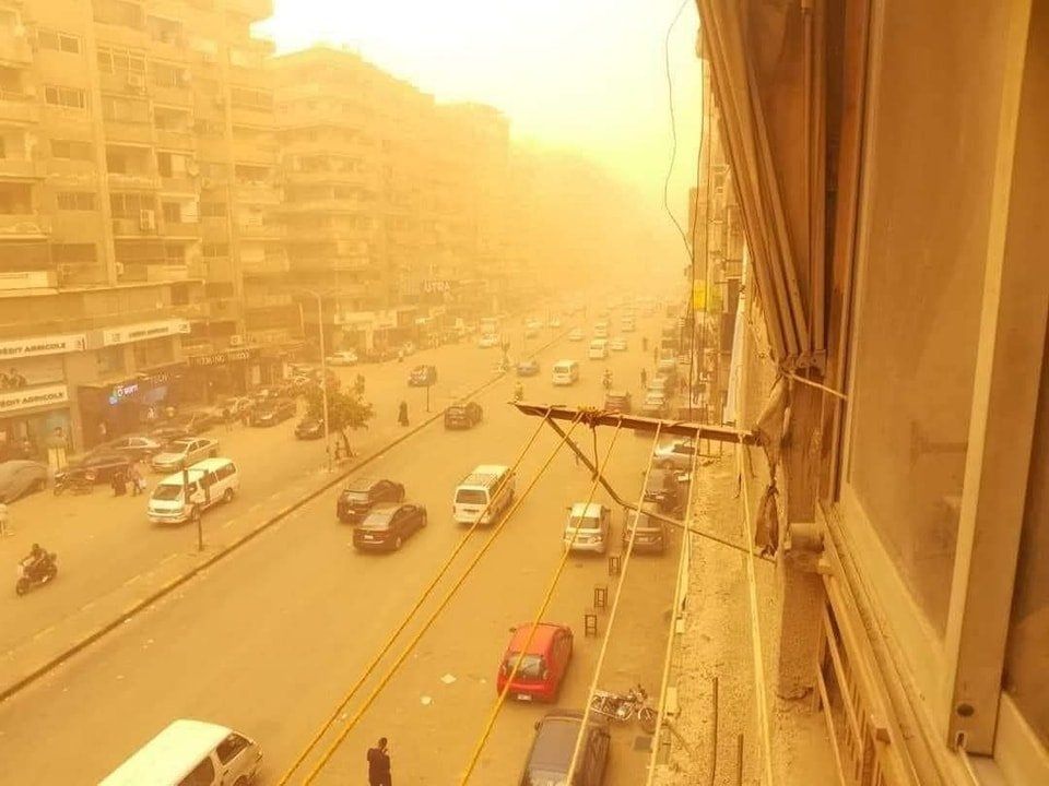 بالصور.. عاصفة ترابية تضرب القاهرة وعدة مدن مصرية