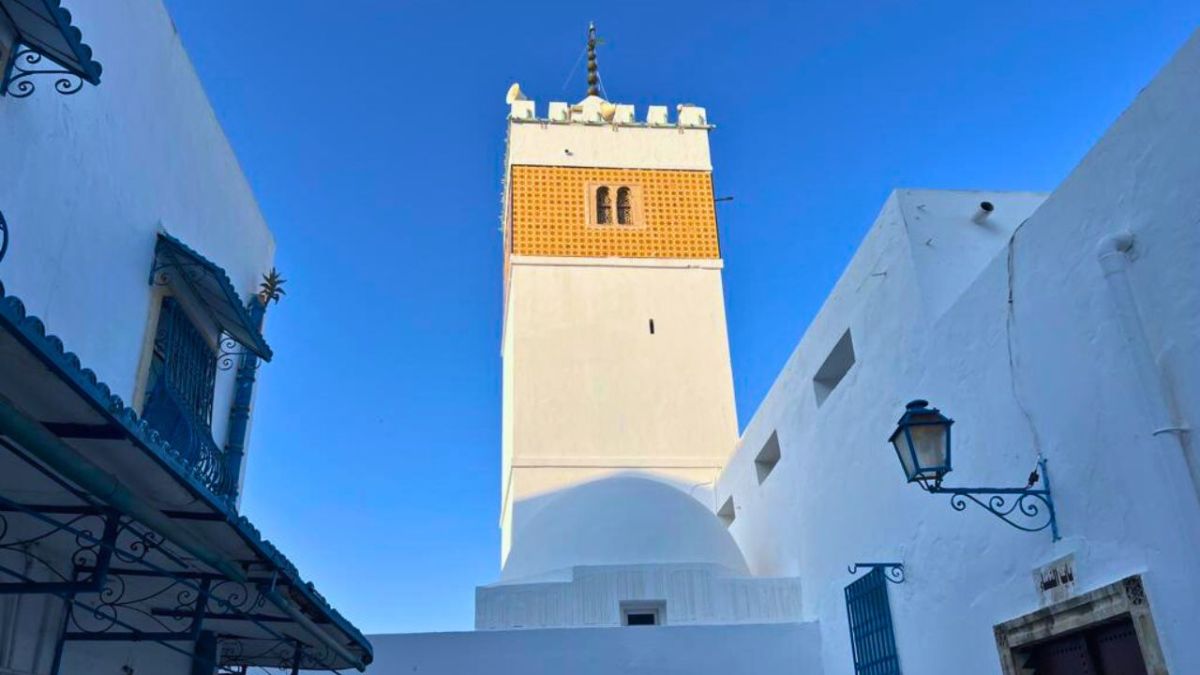 الحمامات التونسية.. حيث تجذبك رائحة "المشموم" وينعشك نسيم البحر 6 الحمامات التونسية.. حيث تجذبك رائحة "المشموم" وينعشك نسيم البحر