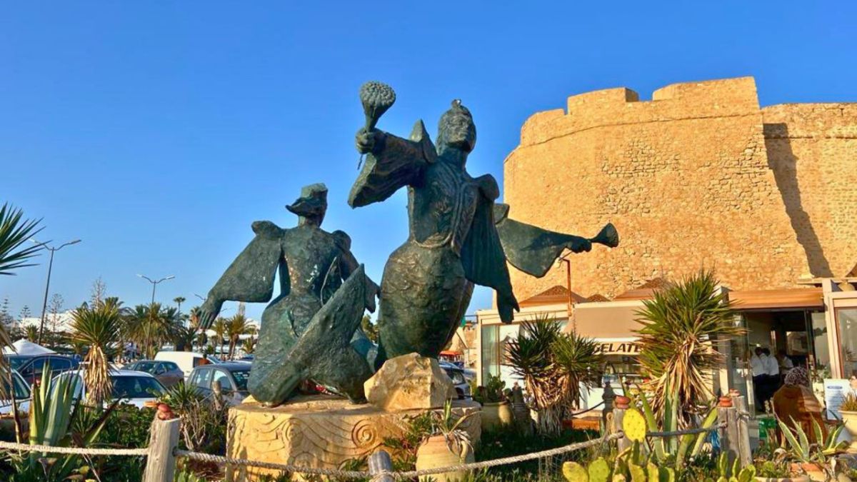 الحمامات التونسية.. حيث تجذبك رائحة "المشموم" وينعشك نسيم البحر 9 الحمامات التونسية.. حيث تجذبك رائحة "المشموم" وينعشك نسيم البحر