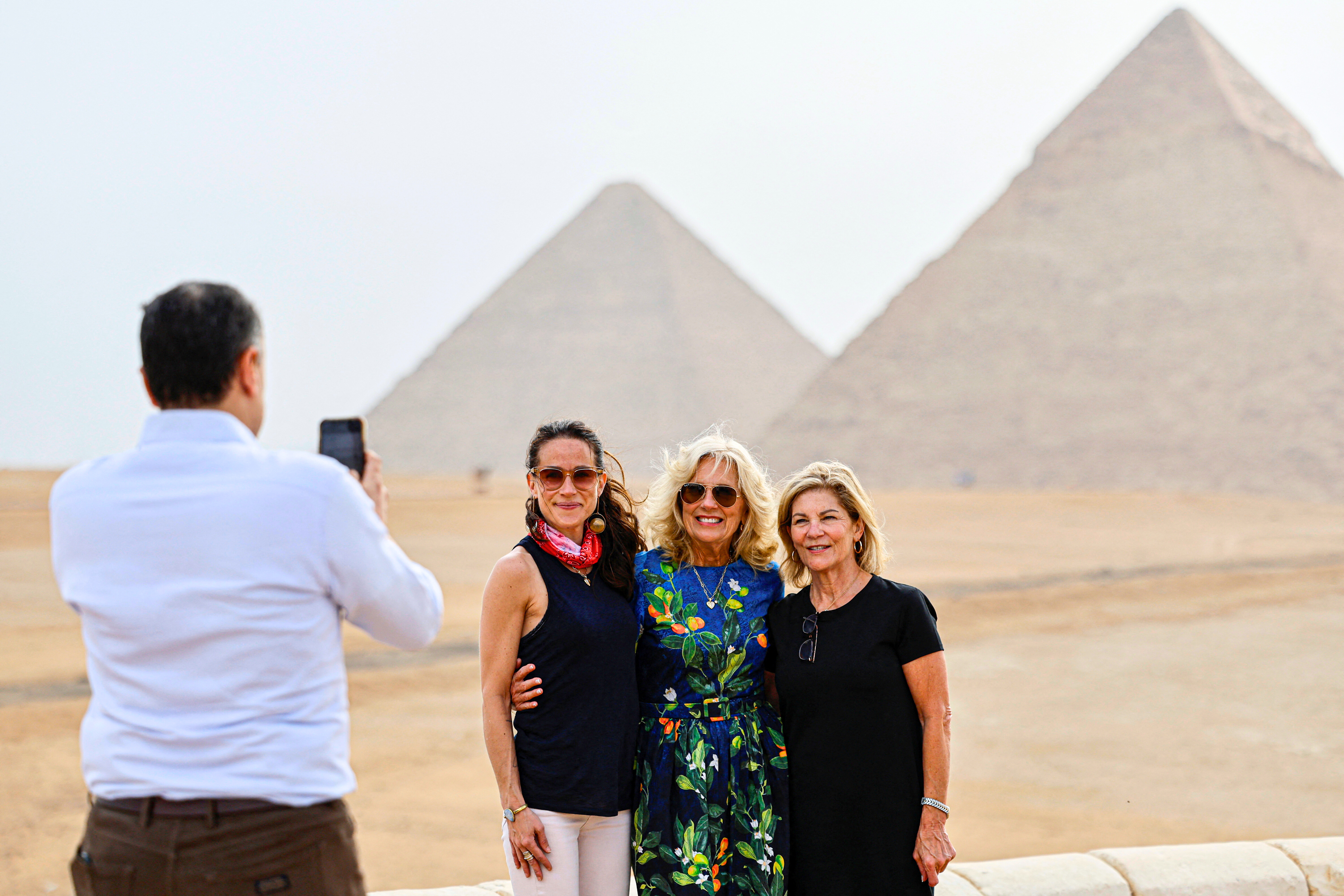 زارت الأهرامات والأزهر.. زوجة بايدن تحتفل بعيد ميلادها في مصر 4 زارت الأهرامات والأزهر.. زوجة بايدن تحتفل بعيد ميلادها في مصر