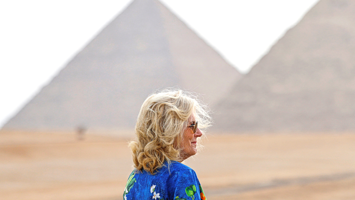 زارت الأهرامات والأزهر.. زوجة بايدن تحتفل بعيد ميلادها في مصر 5 زارت الأهرامات والأزهر.. زوجة بايدن تحتفل بعيد ميلادها في مصر