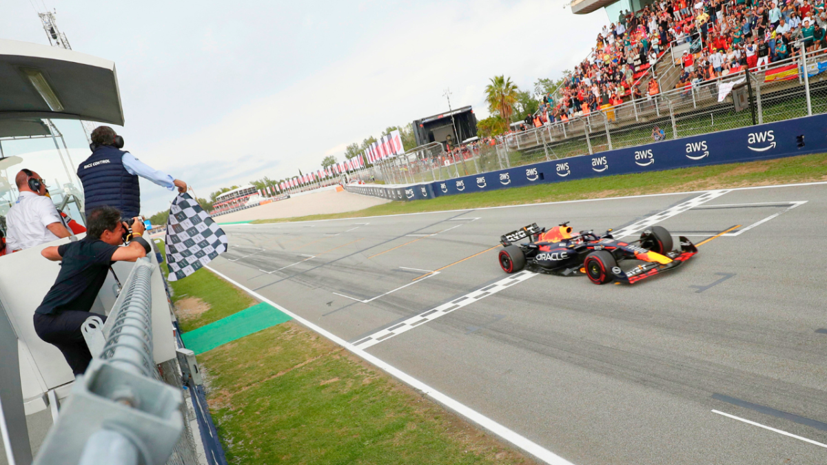 فيرستابن يحرز المركز الأول في بطولة العالم للفورمولا واحد