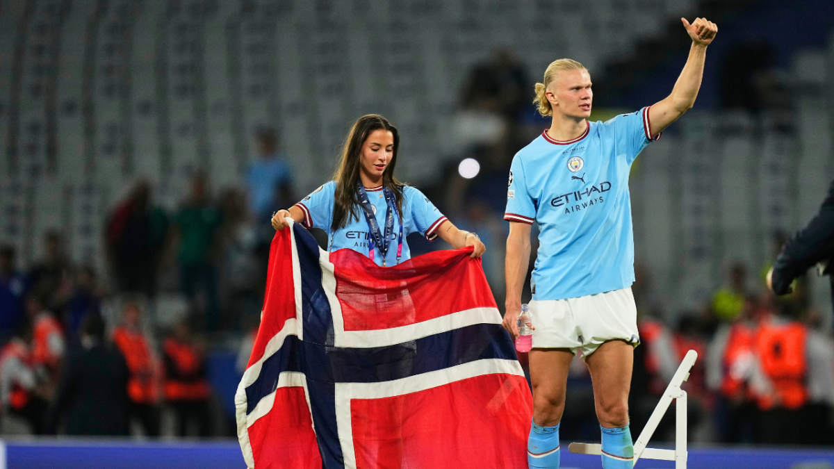 إيزابيل جوهانسن تخطف الأنظار ليلة تتويج السيتي.. فمن هي؟ 1 من هي الفتاة التي تبقى بجانب الهداف هالاند؟