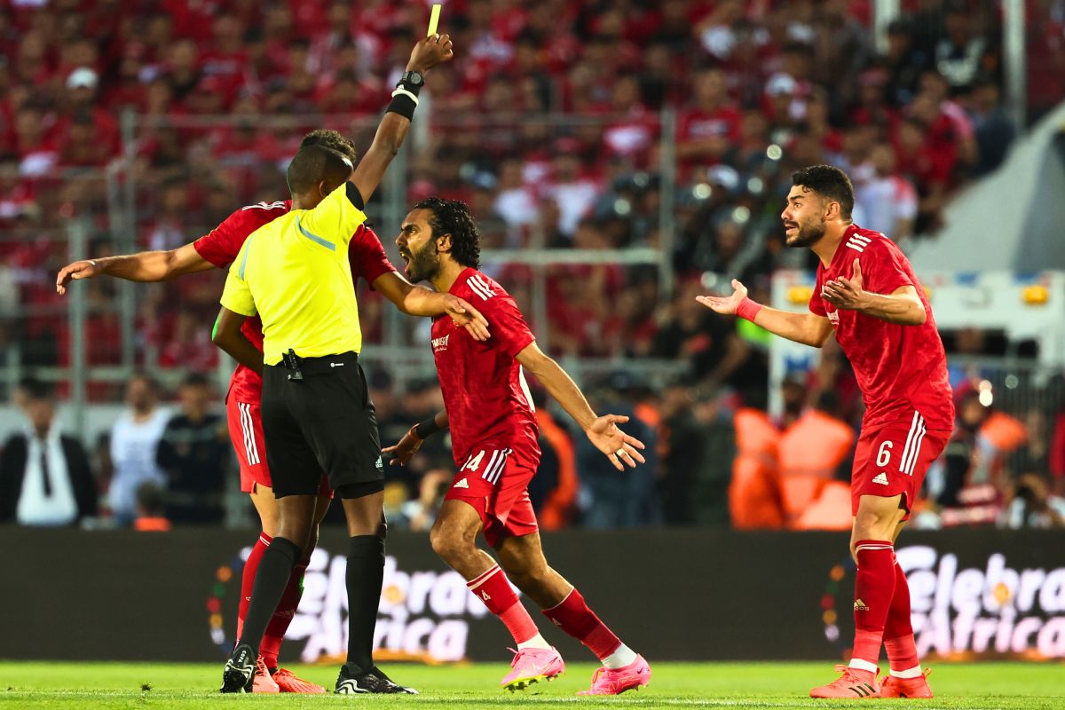 الأهلي بطل أفريقيا بعد فك "عقدة" الوداد 1 الأهلي بطل أفريقيا بعد فك "عقدة" الوداد