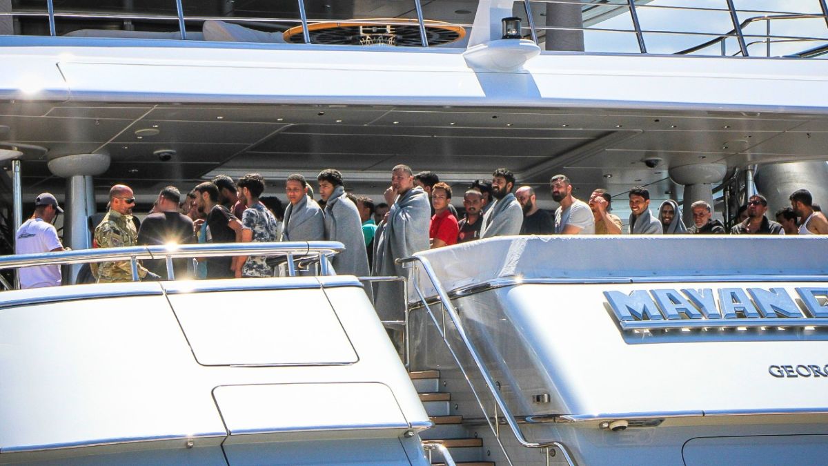 بالصور.. كارثة إنسانية هي الأسوأ منذ 7 سنوات على سواحل اليونان 4 الأسوأ منذ 7 سنوات.. كارثة إنسانية جديدة على سواحل اليونان