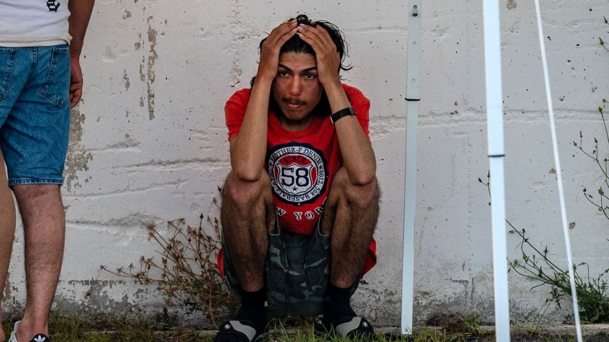 غرق قارب المهاجرين.. تسلسل زمني يكشف رعب لحظات ما قبل الفاجعة