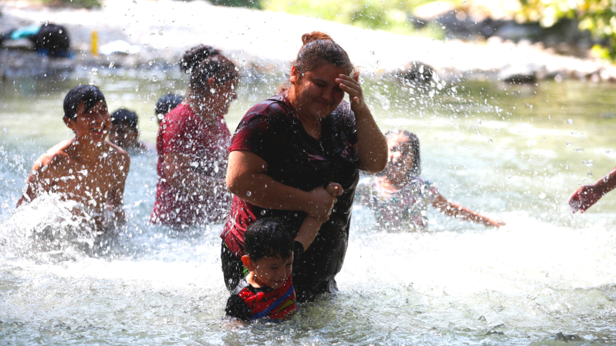 بالصور.. كيف تبدو مظاهر موجة الحر القاتلة في المكسيك؟ 4 بالصور.. كيف تبدو مظاهر موجة الحر القاتلة في المكسيك؟