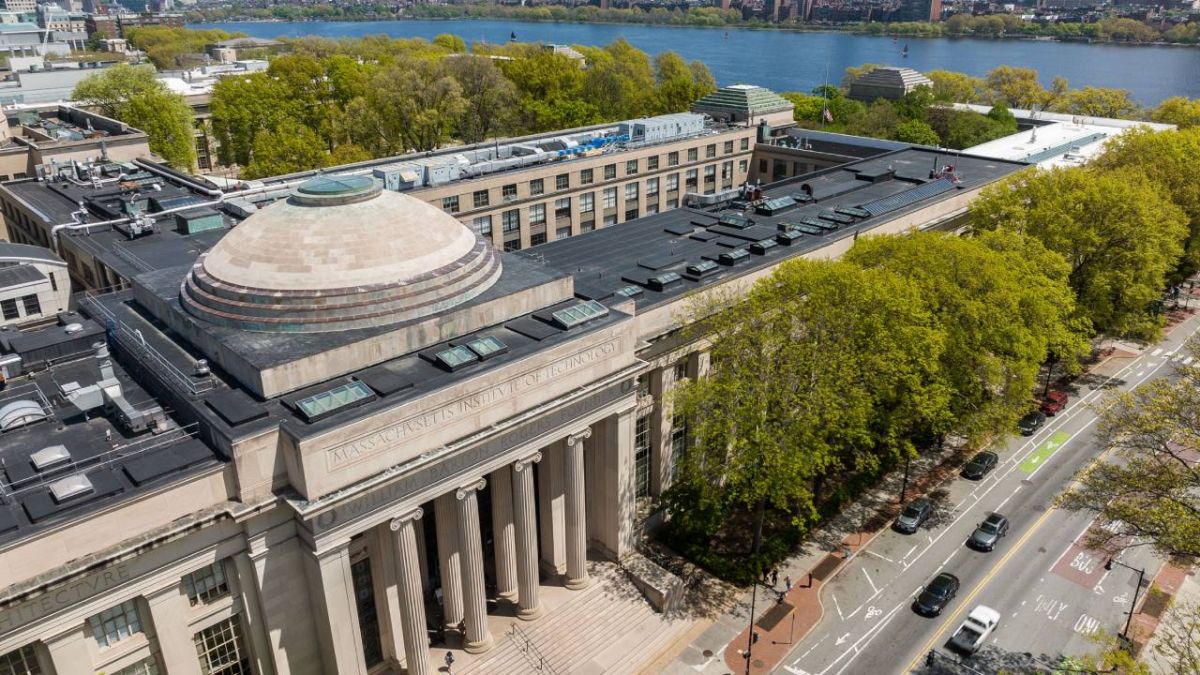 معهد ماساتشوستس للتكنولوجيا (Massachusetts Institute of Technology)