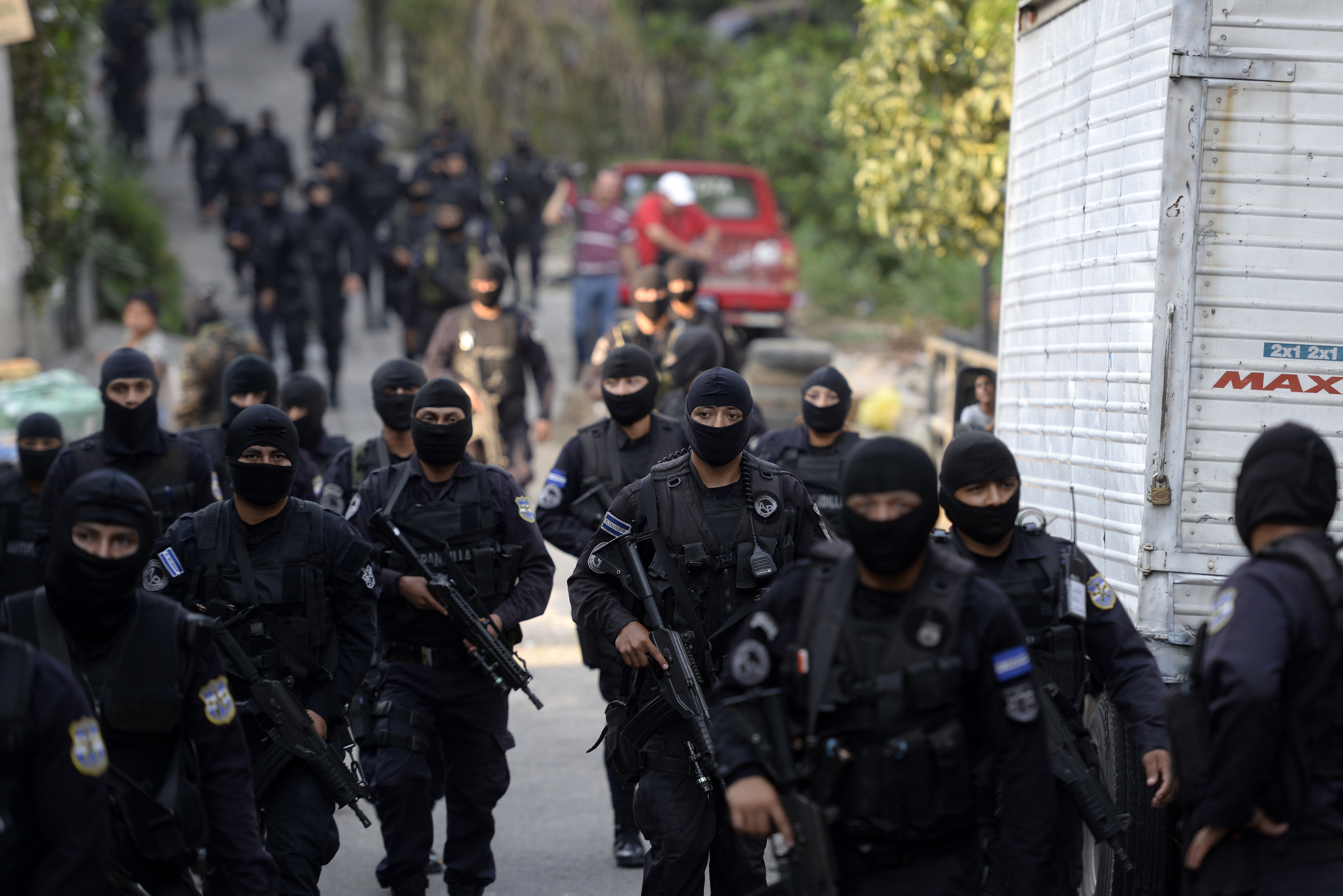 العصابات الأخطر في العالم.. عنف وابتزاز وقتل واتجار بالمخدرات 3 العصابات الأخطر في العالم.. عنف وابتزاز وقتل واتجار بالمخدرات