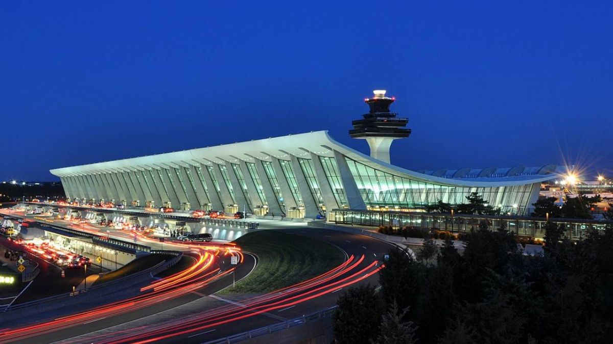 مطار دالاس الدولي (فورت وورث) 