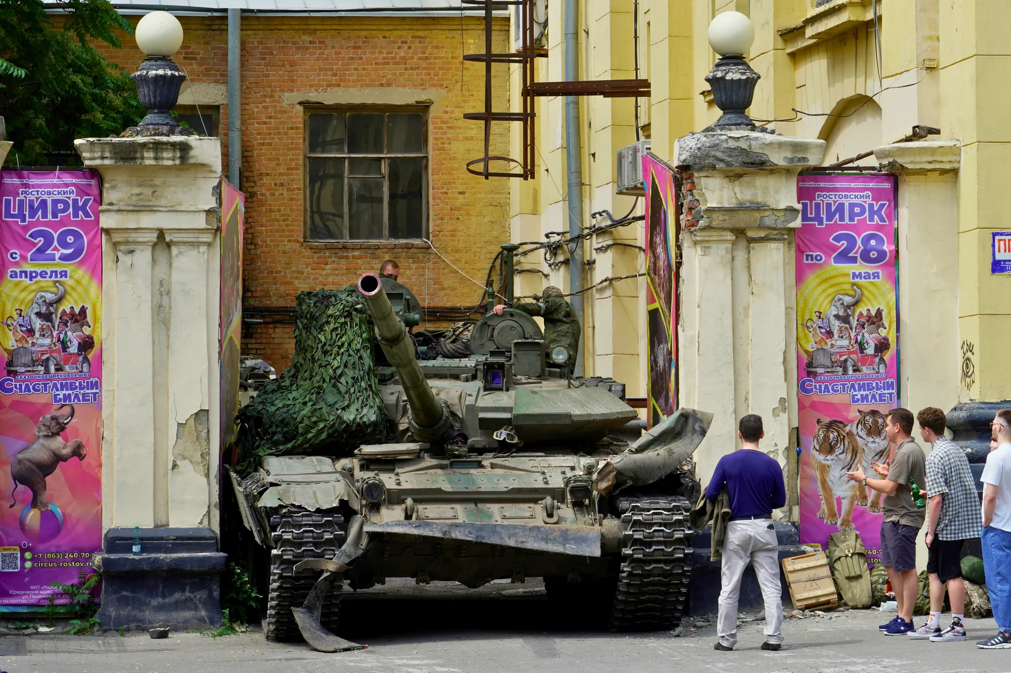 النيران لم تعد صديقه.. فاغنر تزحف نحو موسكو