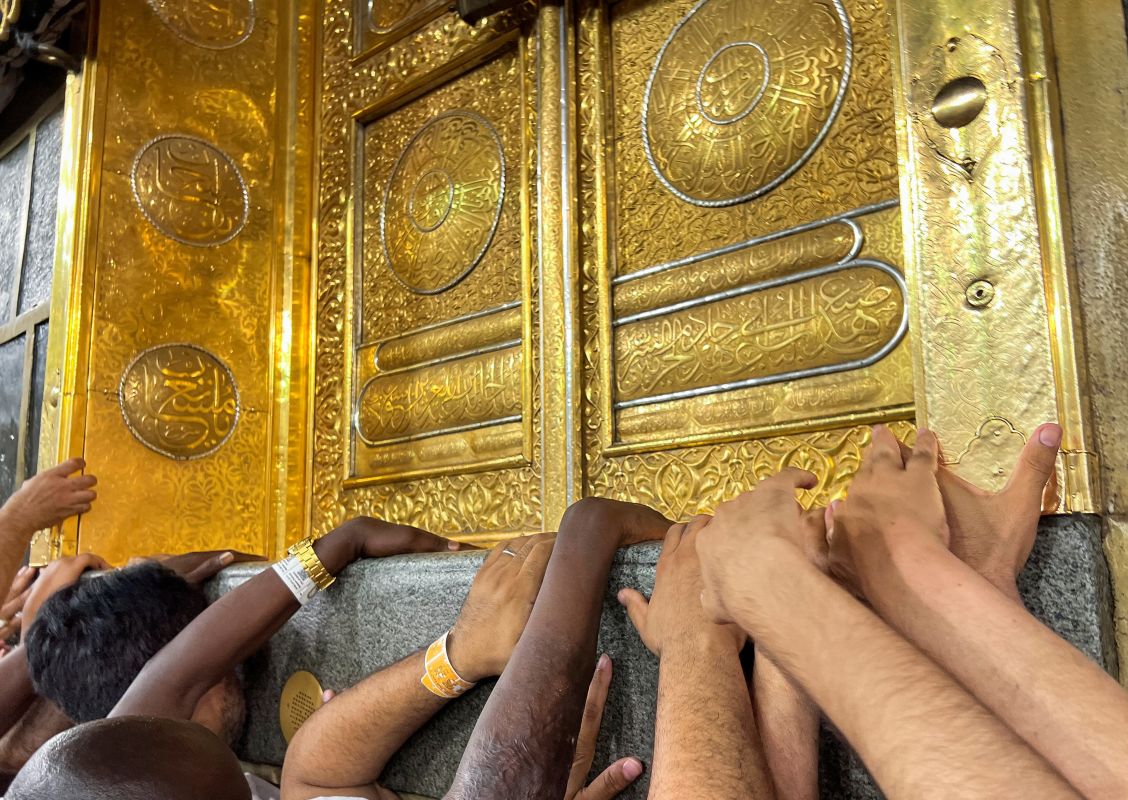 ضيوف الرحمن يتوافدون إلى منى لأداء "مناسك الحج" 4 ضيوف الرحمن يتوافدون إلى منى لأداء "مناسك الحج"