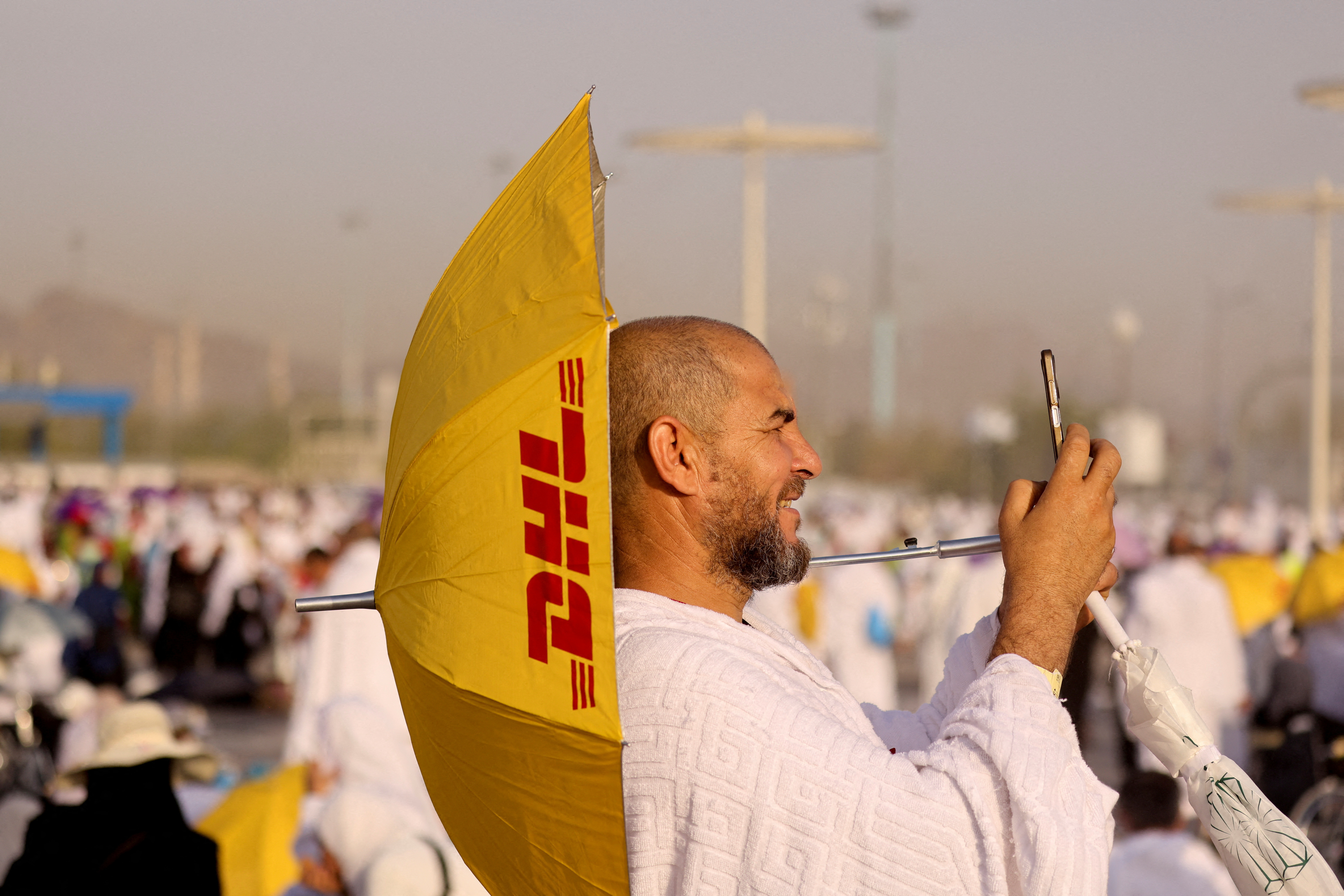 بالصور.. مشعر عرفات يستقبل حجاج بيت الله الحرام