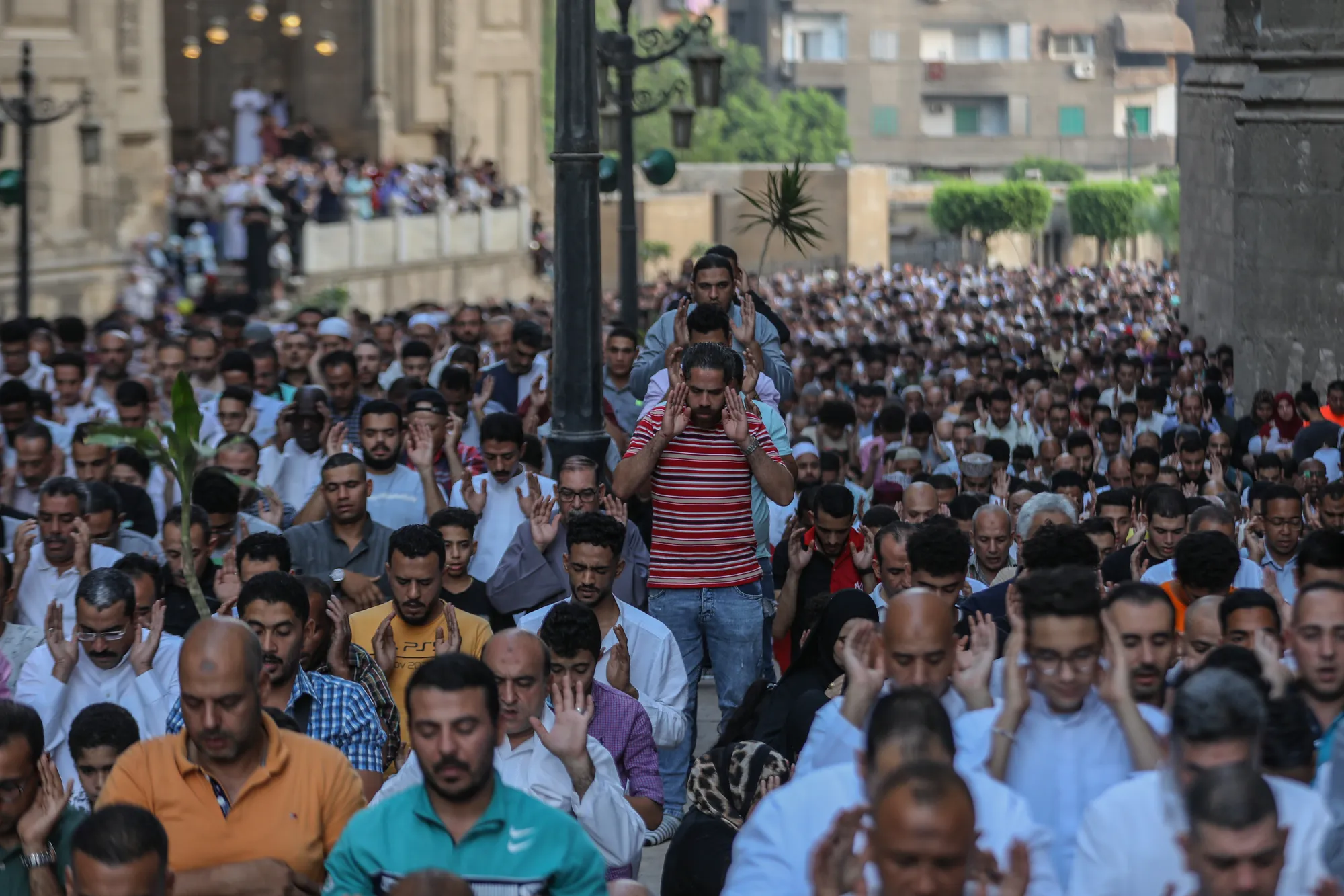 بالصور.. المسلمون حول العالم يحتفلون بعيد الأضحى