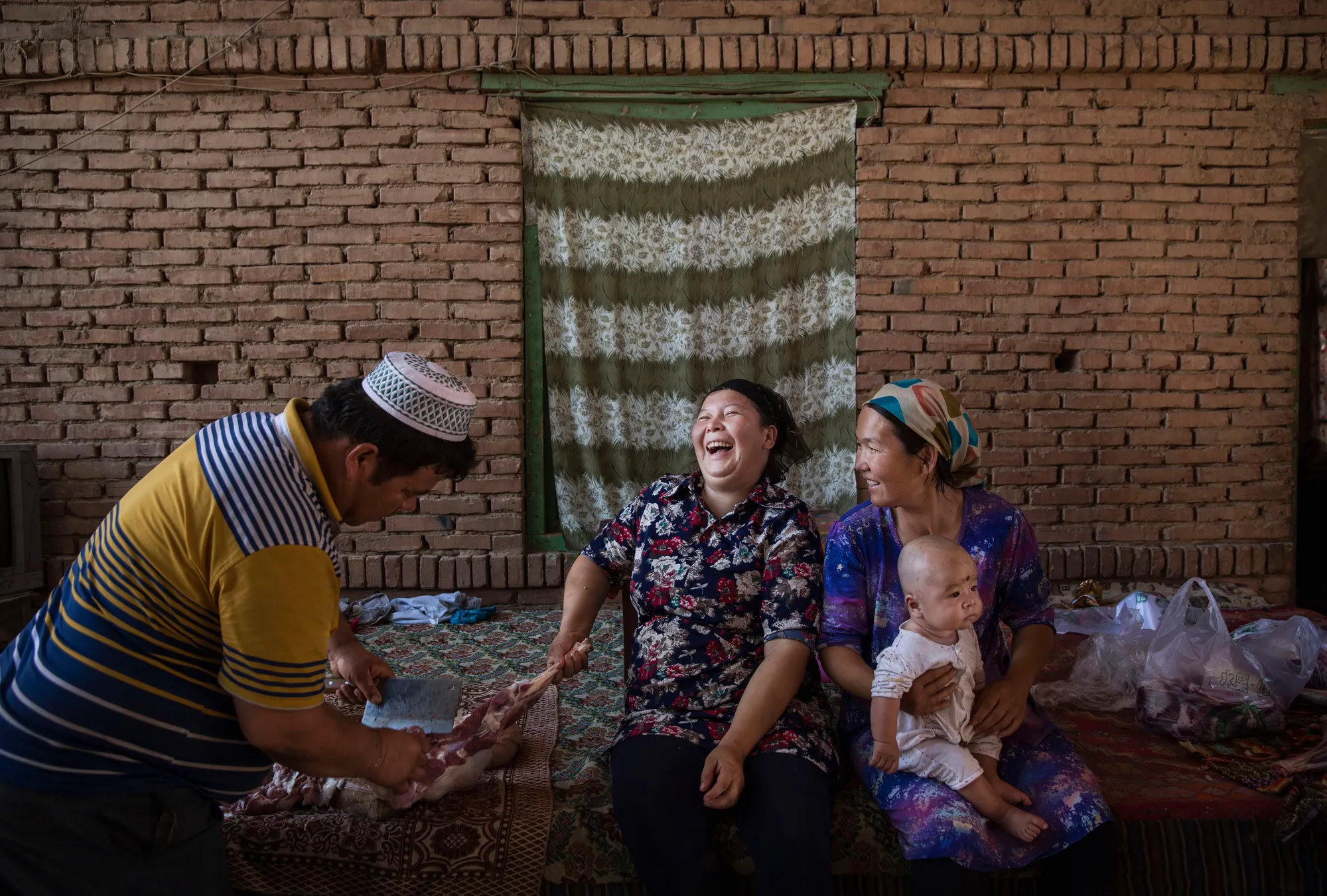 بالصور.. كيف تحتفل أقلية الإيغور بعيد الأضحى رغم القمع الصيني؟