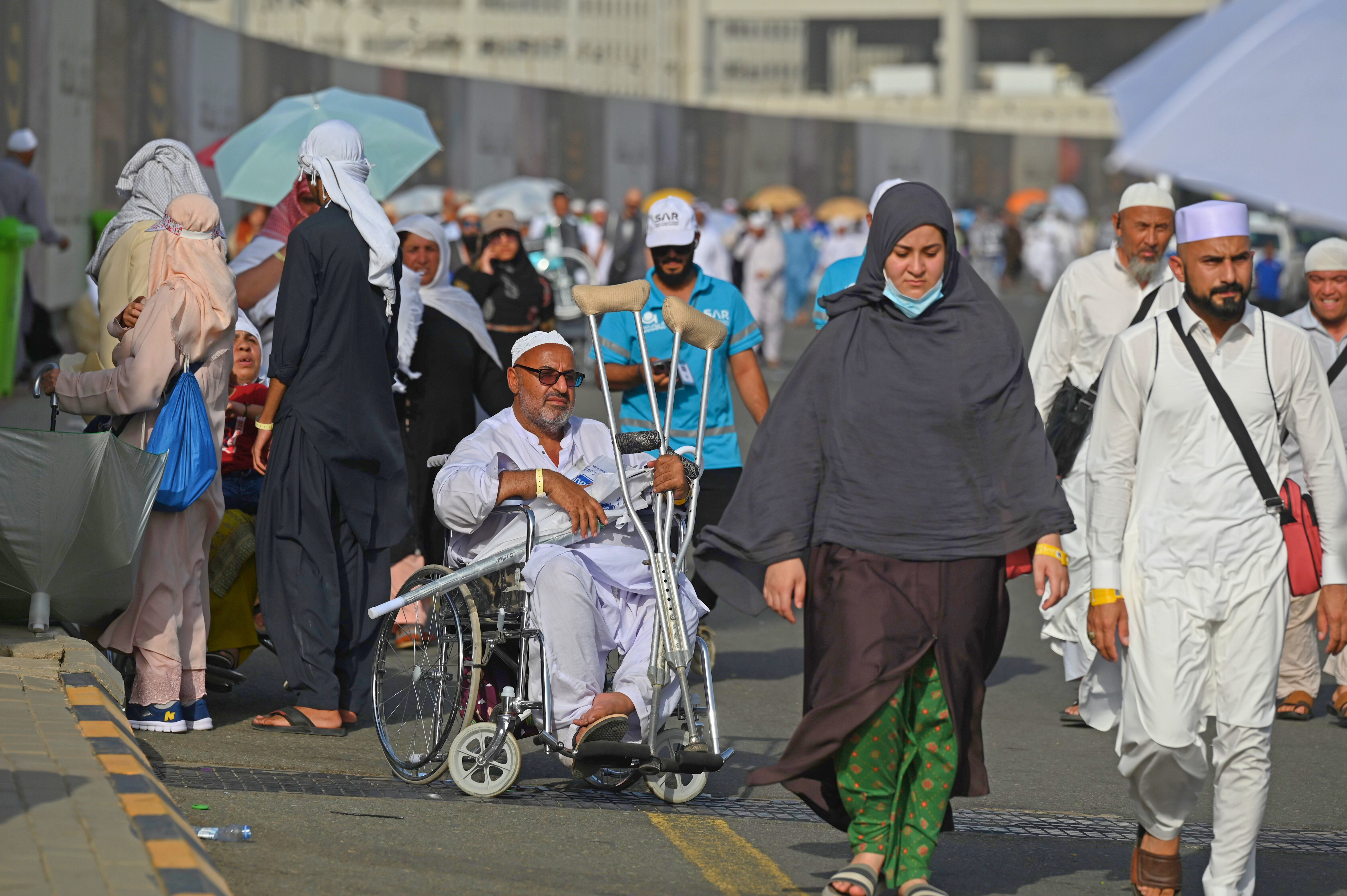 ضيوف الرحمن يبدأون طواف الوداع بعد الانتهاء من رمي الجمرات