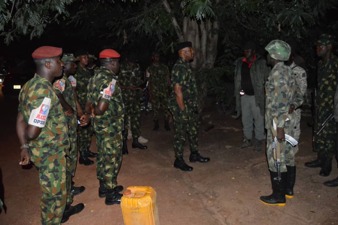 نيجيريا.. حظر تجوال وتعزيزات أمنية بعد مقتل مدنيين بهجمات إرهابية