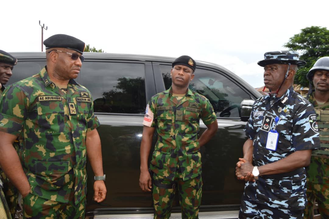 نيجيريا.. حظر تجوال وتعزيزات أمنية بعد مقتل مدنيين بهجمات إرهابية