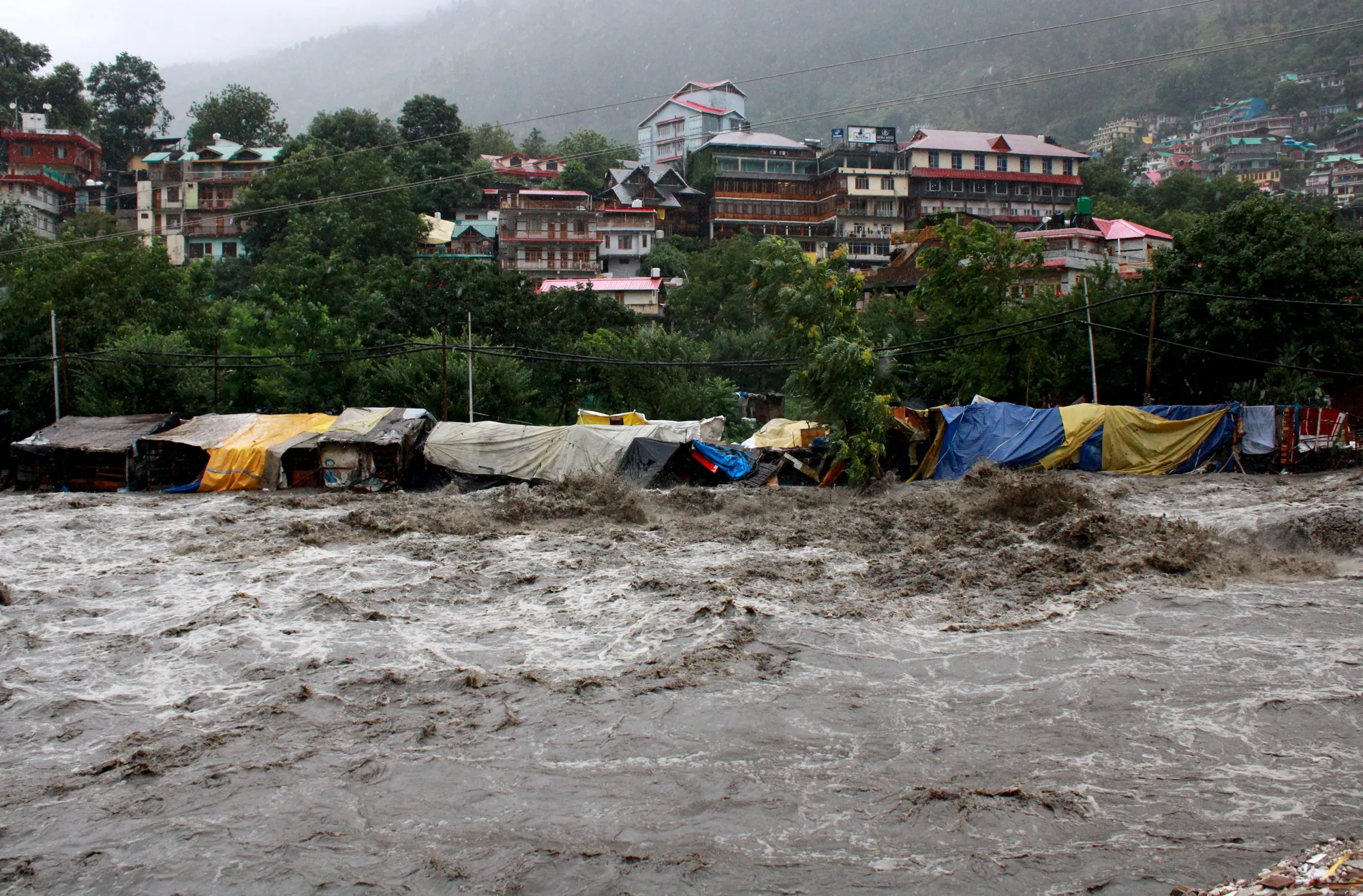 مقتل 29 شخصاً بسبب فيضانات موسمية في الهند 8 مقتل 29 شخصاً بسبب فيضانات موسمية في الهند