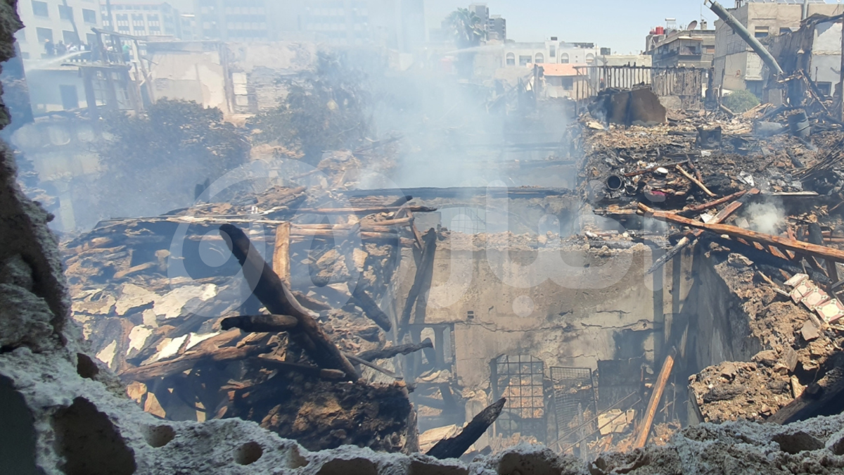 دمار ورماد في ساروجة بدمشق.. صور حصرية لأخبار الآن من المنطقة بعد الحريق