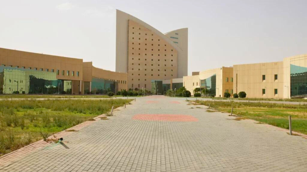 منح تعليمية في جامعة نجران السعودية.. تعرف على الشروط 2 جامعة نجران في السعودية تبدأ في استقبال طلبات المنح