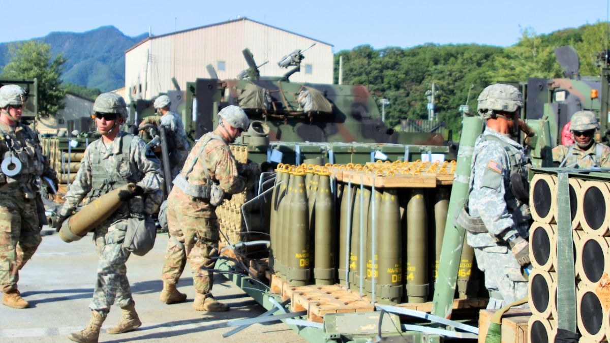 ما الذي حدث لمواطنين أمريكيين عبروا إلى كوريا الشمالية؟