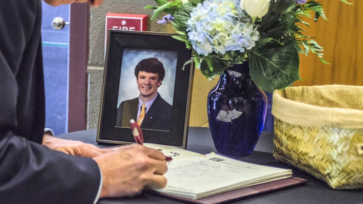 ما الذي حدث لمواطنين أمريكيين عبروا إلى كوريا الشمالية؟