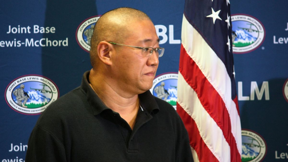 ما الذي حدث لمواطنين أمريكيين عبروا إلى كوريا الشمالية؟