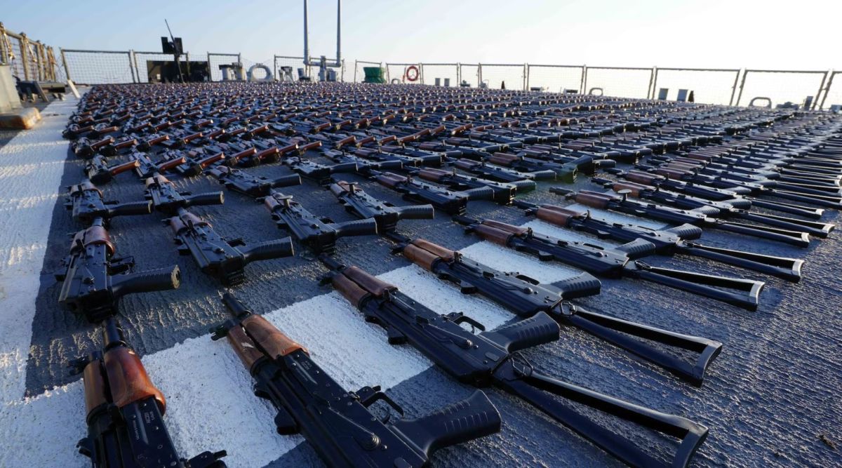 إيران تواصل انتهاك سيادة عُمان.. كل ما تريد معرفته عن إمداد الحوثيين في اليمن 10 إيران تواصل انتهاك سيادة عُمان.. كل ما تريد معرفته عن إمداد الحوثيين في اليمن