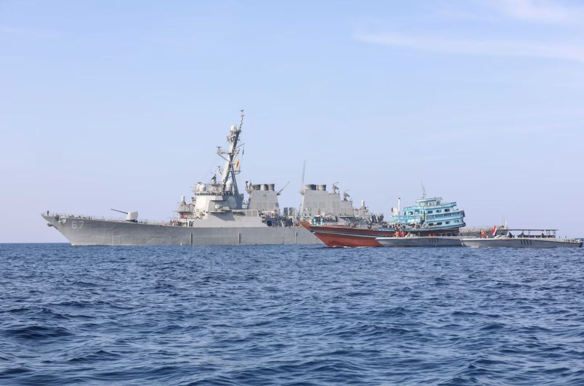 إيران تواصل انتهاك سيادة عُمان.. كل ما تريد معرفته عن إمداد الحوثيين في اليمن 7 إيران تواصل انتهاك سيادة عُمان.. كل ما تريد معرفته عن إمداد الحوثيين في اليمن