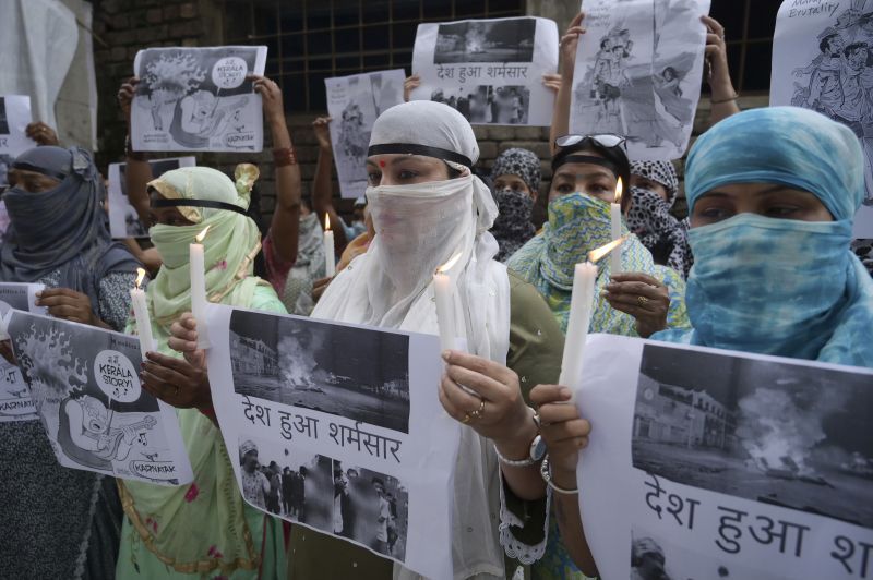 اغتصاب امرأتين بشكل جماعي في الهند.. ماذا يجري في ولاية مانيبور؟ (فيديو وصور) 8 اغتصاب امرأتين بشكل جماعي في الهند.. ماذا يجري في ولاية مانيبور؟ (فيديو وصور)