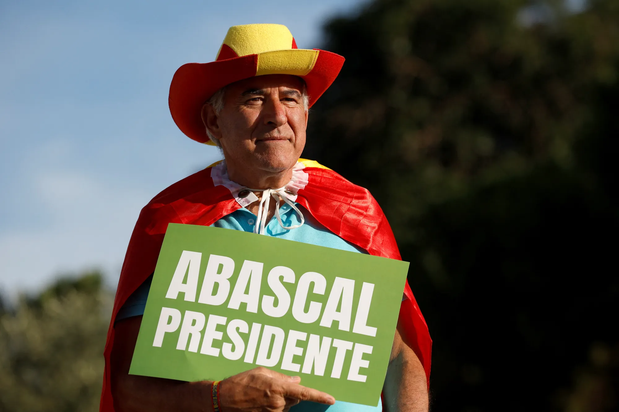 لأول مرة منذ سقوط فرانكو.. اليمين المتطرف في إسبانيا قريب من السلطة