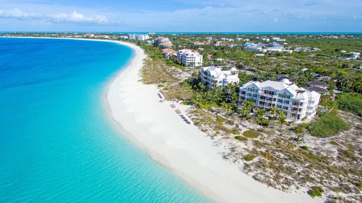 شاطئ غرايس باي في توركس وكايكوس 