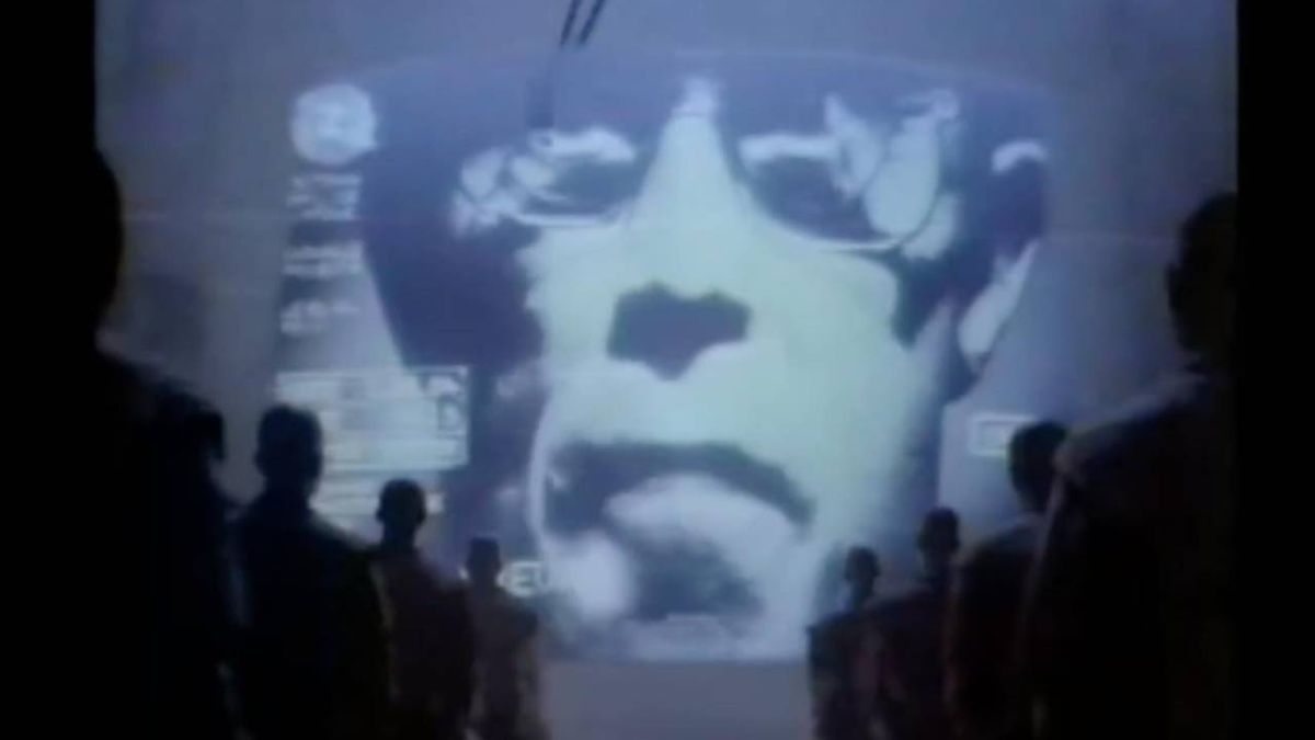 كل ما تحتاج لمعرفته عن أفضل الإعلانات المتلفزة في العالم 1 إعلان شركة آبل (1984)