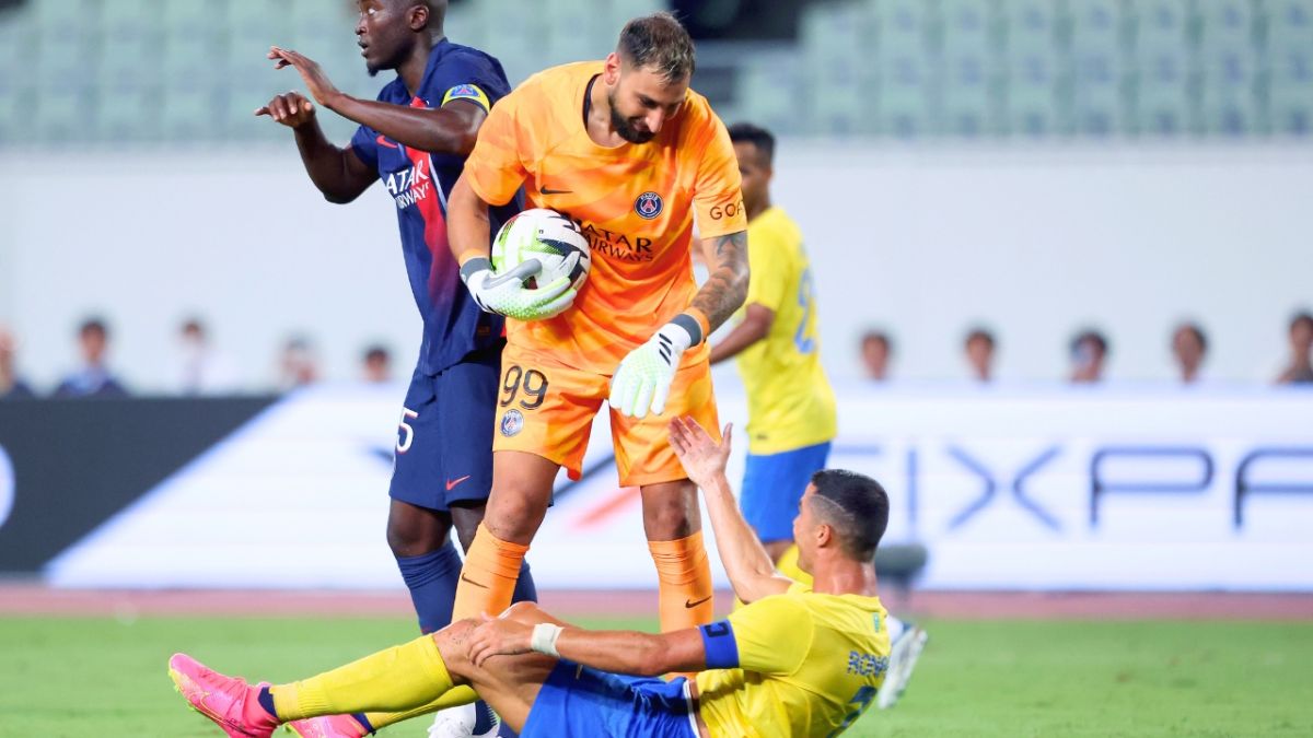 بالصور.. أبرز لقطات مباراة النجوم بين النصر السعودي وباريس سان جيرمان 2 مباراة النصر وباريس سان جيرمان.. كيف انتهى لقاء النجوم في اليابان؟