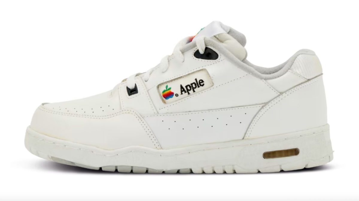 حذاء من آبل؟.. حذاء نادر جداً من آبل مقابل 50 ألف دولار