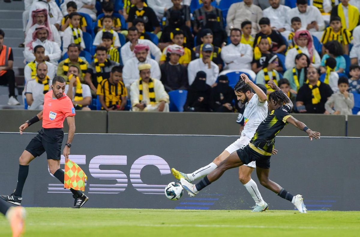 بالفيديو والصور | بنزيما يضع الاتحاد في ربع نهائي كأس الملك سلمان