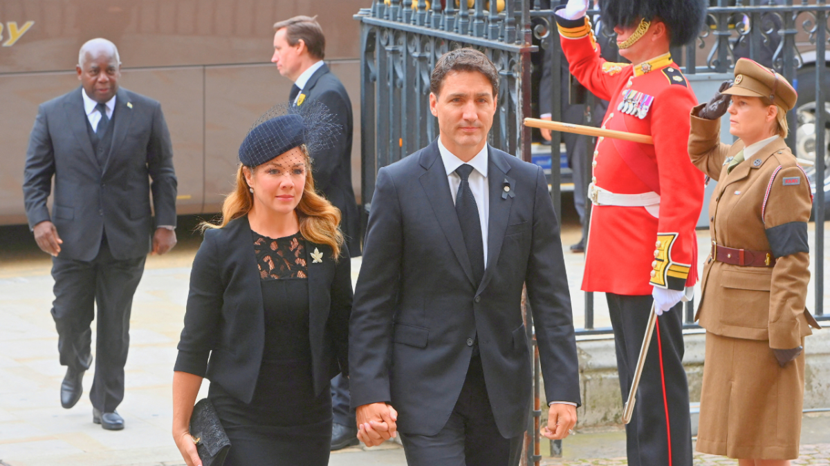 بعد زواج دام لـ 18 عام.. انفصال رئيس الوزراء الكندي جاستن ترودو عن زوجته 1 بعد زواج دام لـ 18 عام.. انفصال رئيس الوزراء الكندي جاستن ترودو عن زوجته