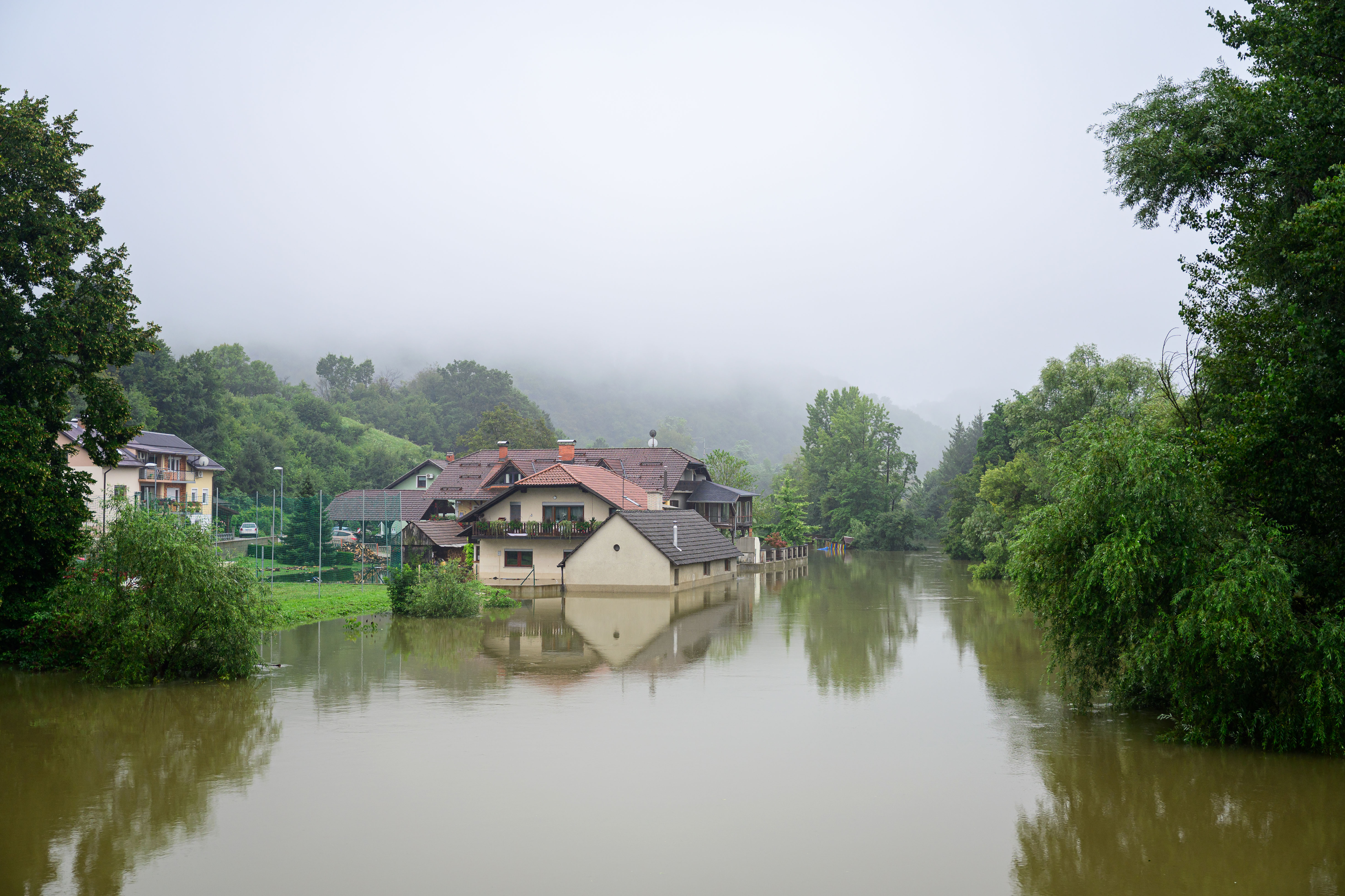 بالصور.. "أسوأ كارثة طبيعية" في سلوفينيا منذ أكثر من 30 عاماً